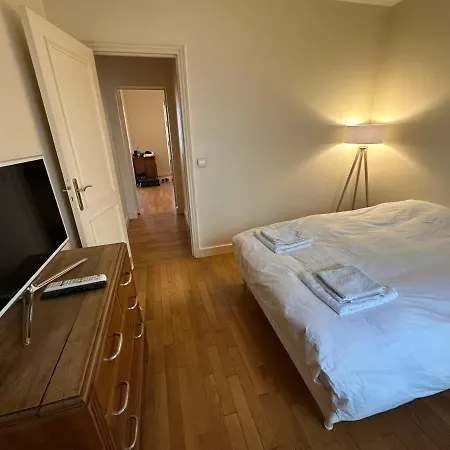 Apartamento 70 Sqm In 75008 *