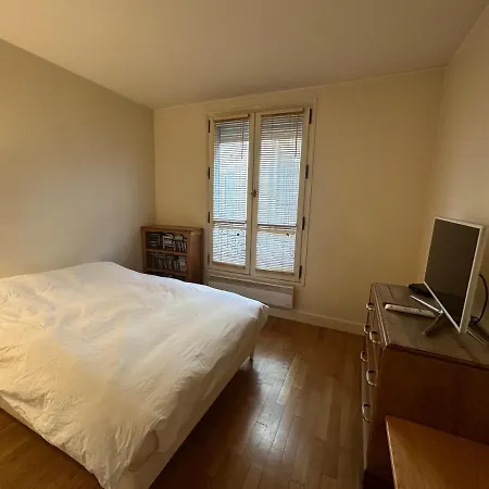 70 Sqm In 75008 *