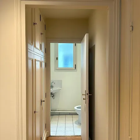 Apartamento 70 Sqm In 75008 *