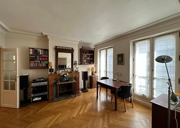Lägenhet 70 Sqm In 75008 Paris