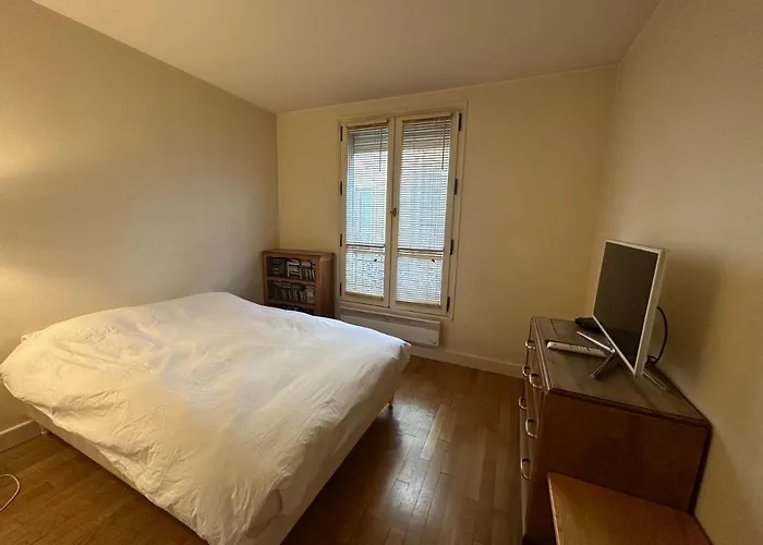70 Sqm In 75008 *