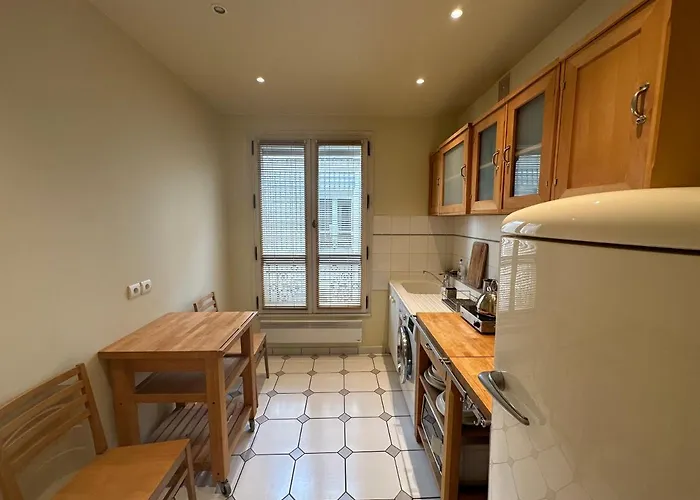 70 Sqm In 75008 * Paris